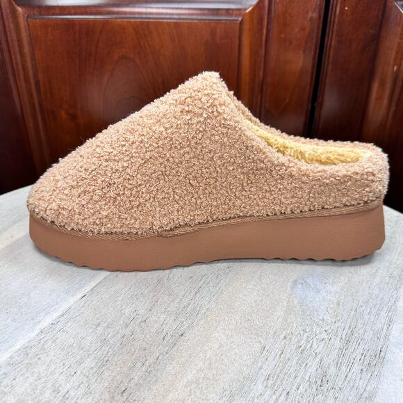 Mia Icee Womens Faux Shearling Platform Slipper Size 9 Tan Cushioned Slip On New - Picture 4 of 12